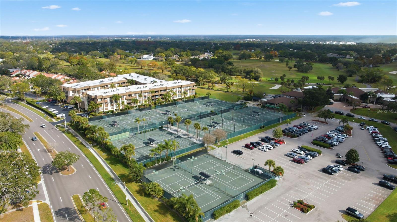 Image 43 of 53 For 3021 Countryside Boulevard 44a