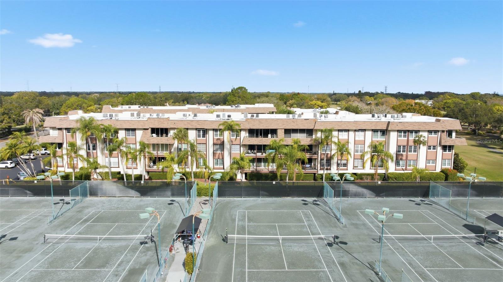 Image 44 of 53 For 3021 Countryside Boulevard 44a