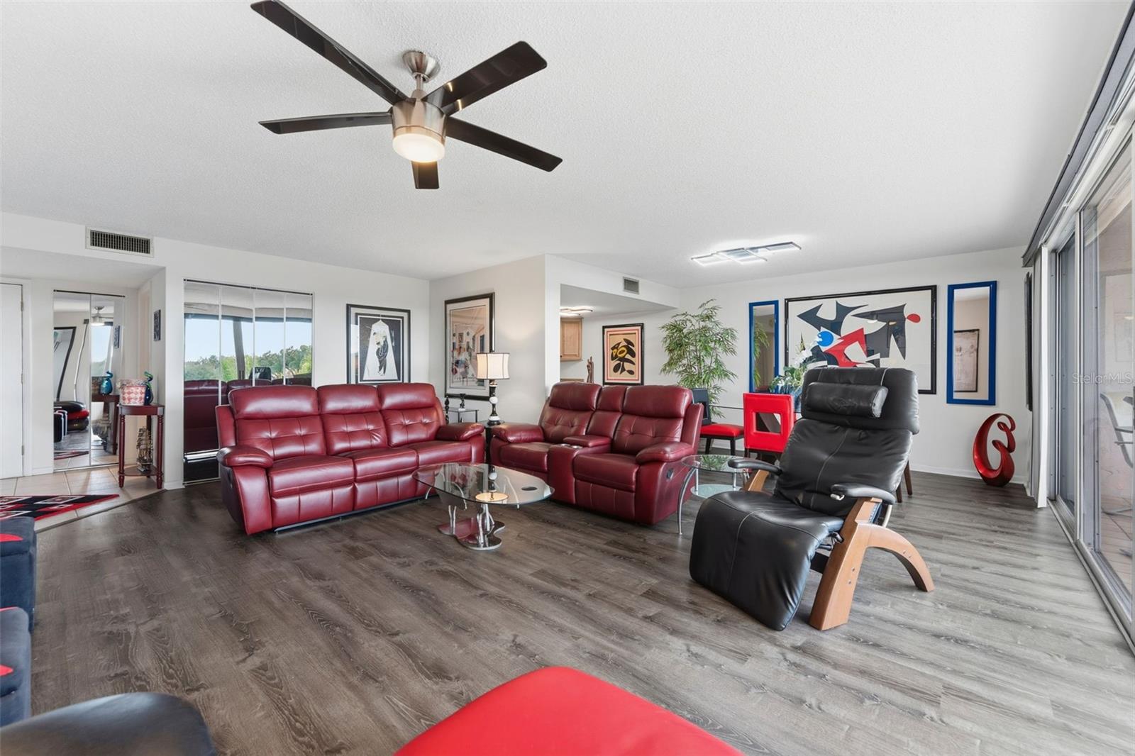 Image 6 of 53 For 3021 Countryside Boulevard 44a