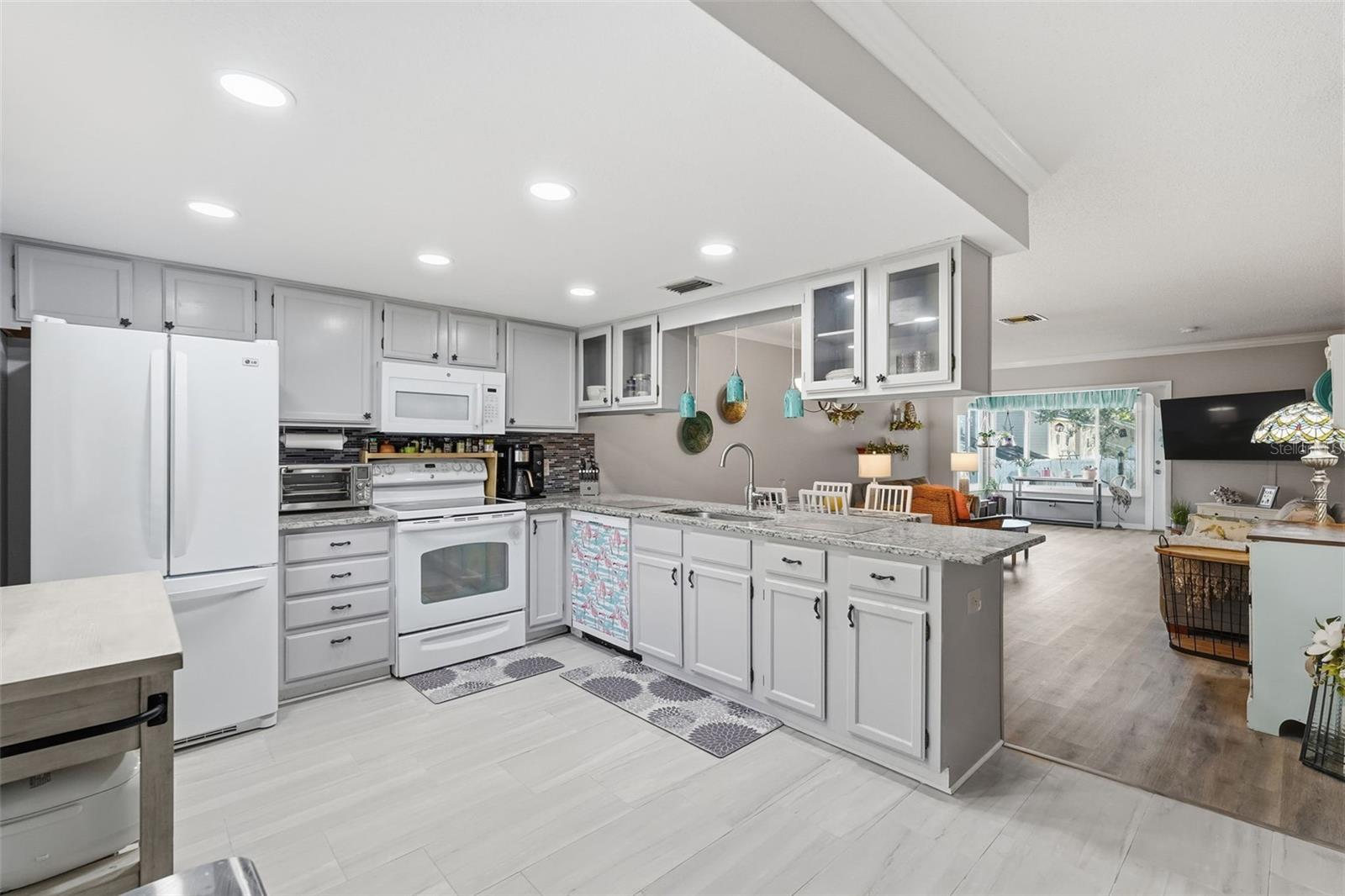 Image 5 of 30 For 2948 Bancroft Circle E B