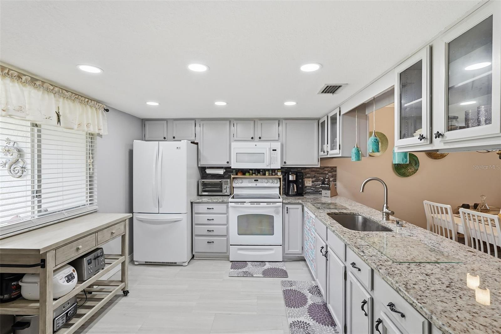 Image 6 of 30 For 2948 Bancroft Circle E B