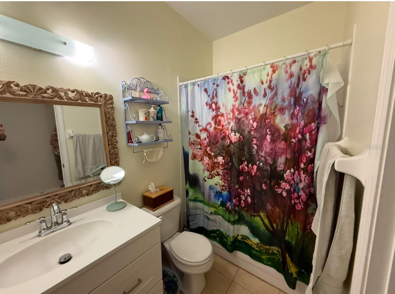 Image 9 of 18 For 6928 Surrey Oak Drive