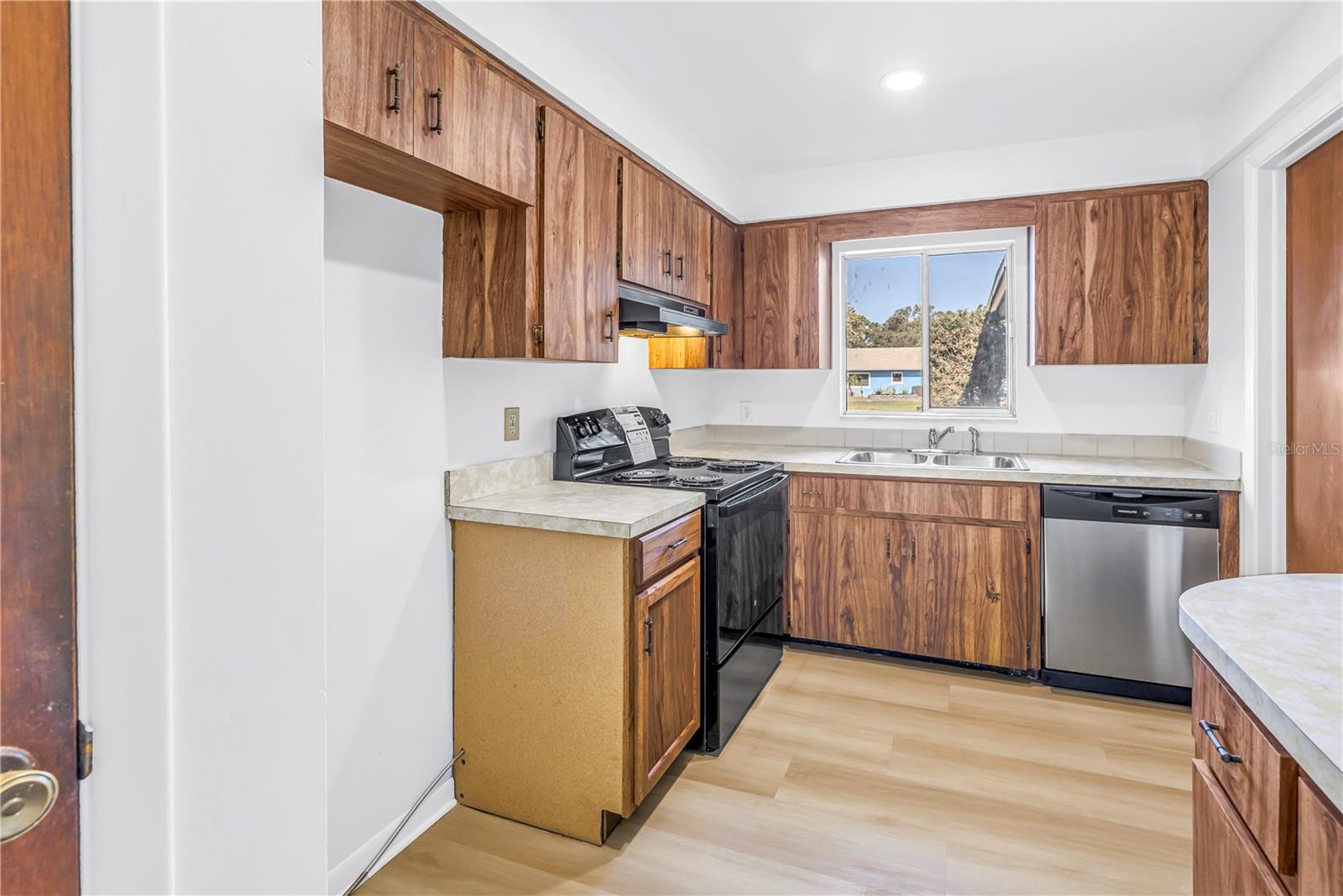 Image 18 of 36 For 9930 68th Street N