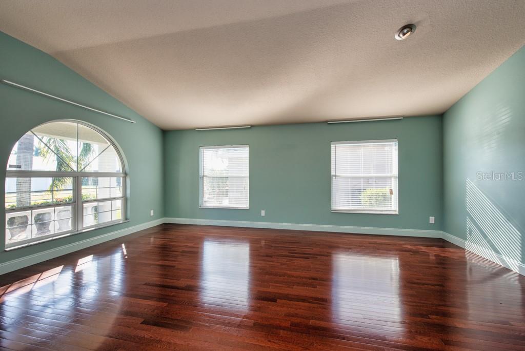 Image 3 of 40 For 1761 Bonita Bluff Court