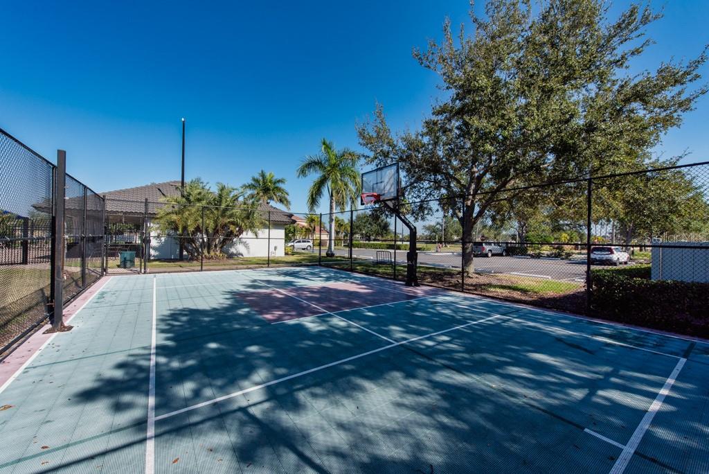 Image 34 of 40 For 1761 Bonita Bluff Court