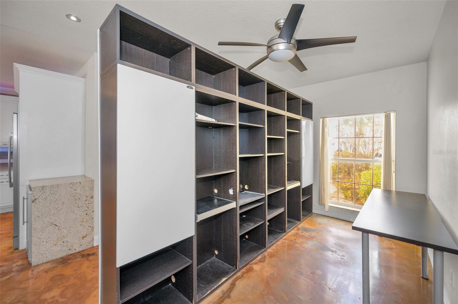 Image 10 of 62 For 929 Woodbridge Court