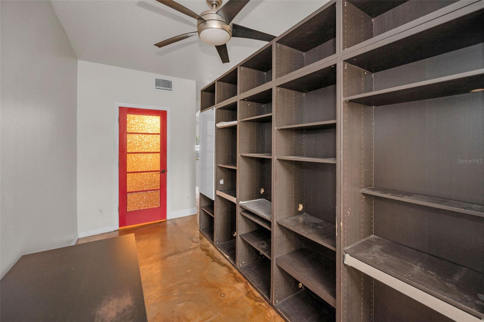 Image 11 of 62 For 929 Woodbridge Court