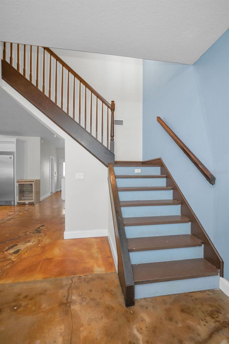 Image 13 of 62 For 929 Woodbridge Court