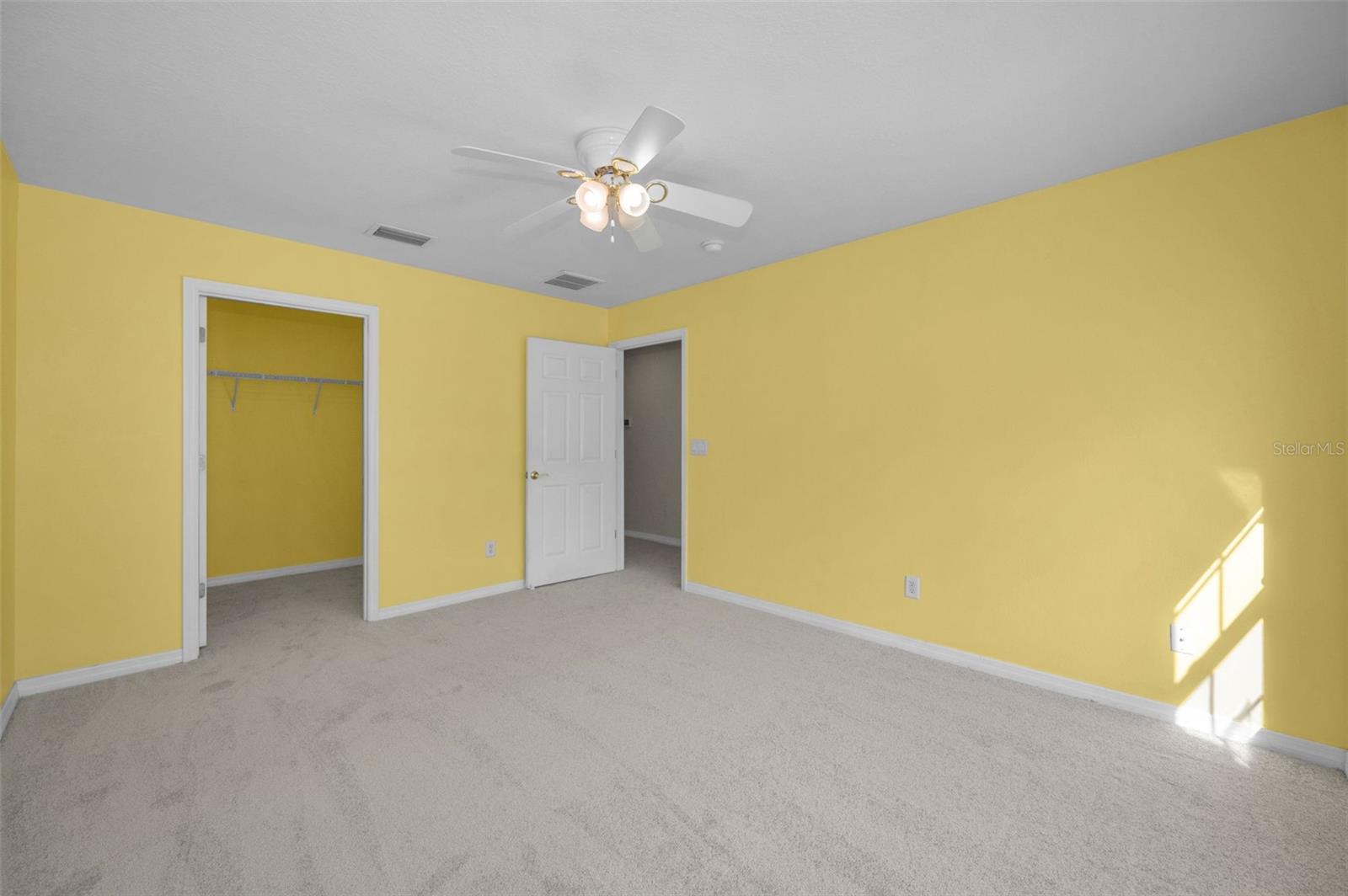 Image 19 of 62 For 929 Woodbridge Court