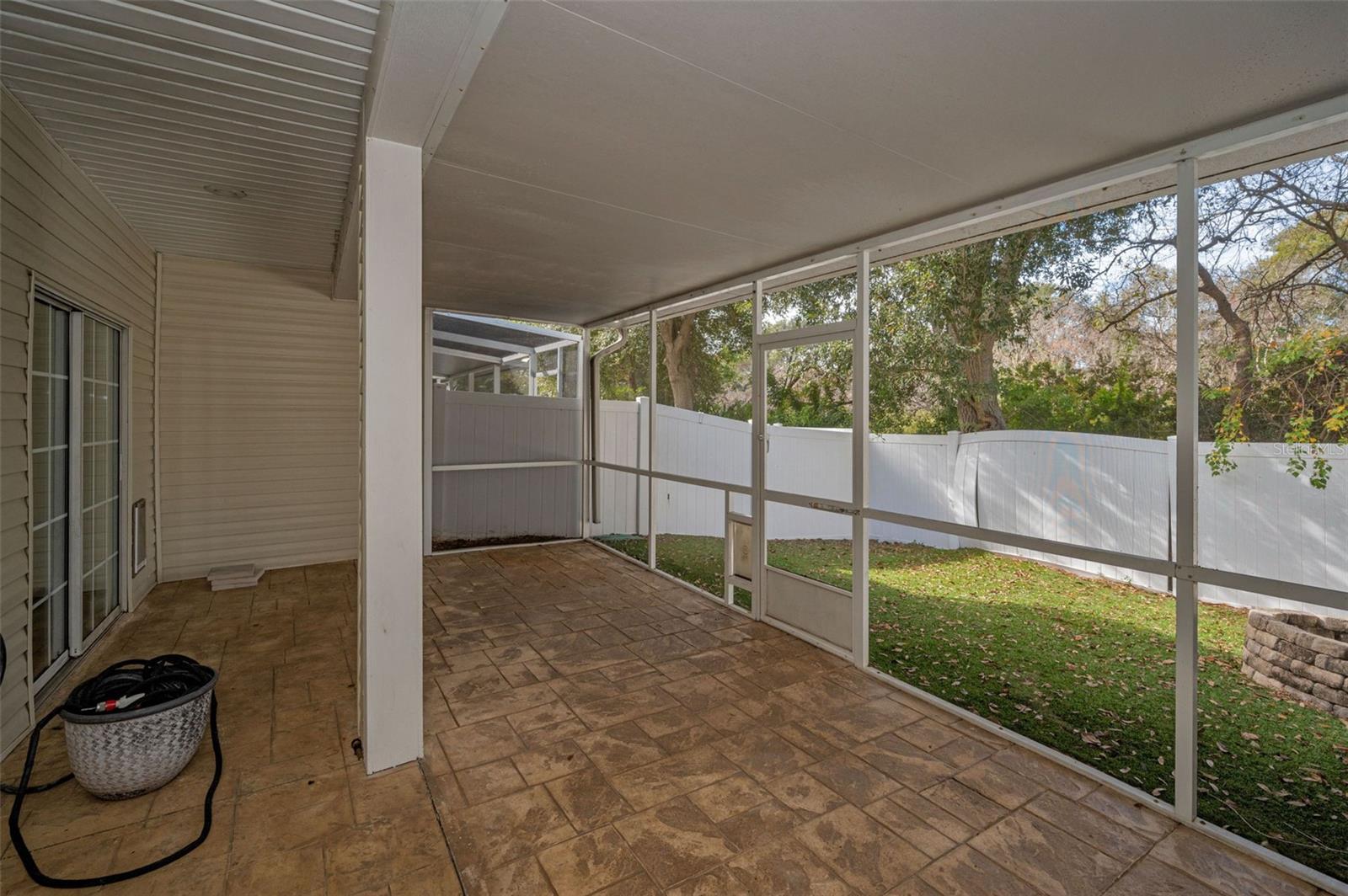 Image 27 of 62 For 929 Woodbridge Court