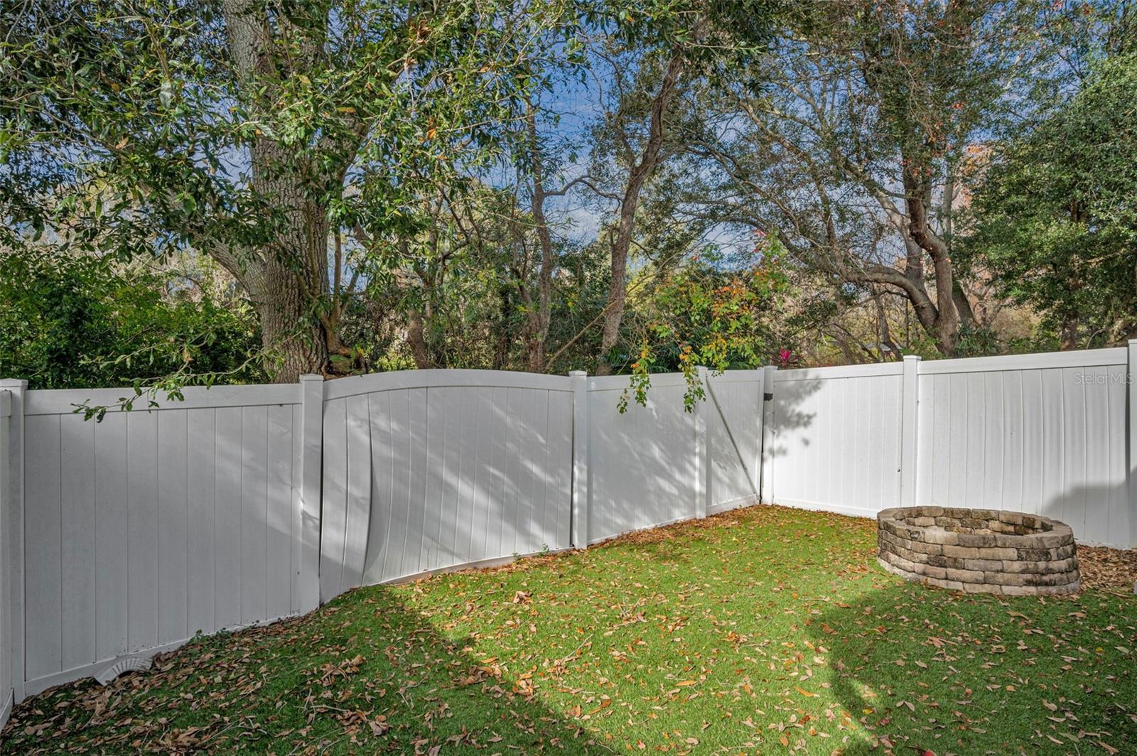 Image 29 of 62 For 929 Woodbridge Court