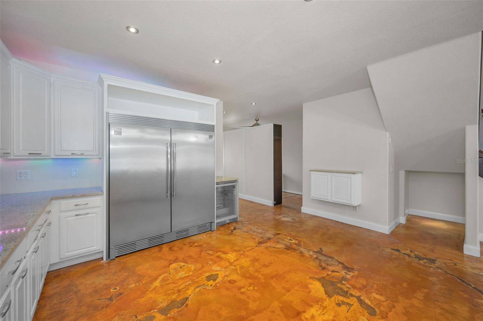 Image 3 of 62 For 929 Woodbridge Court