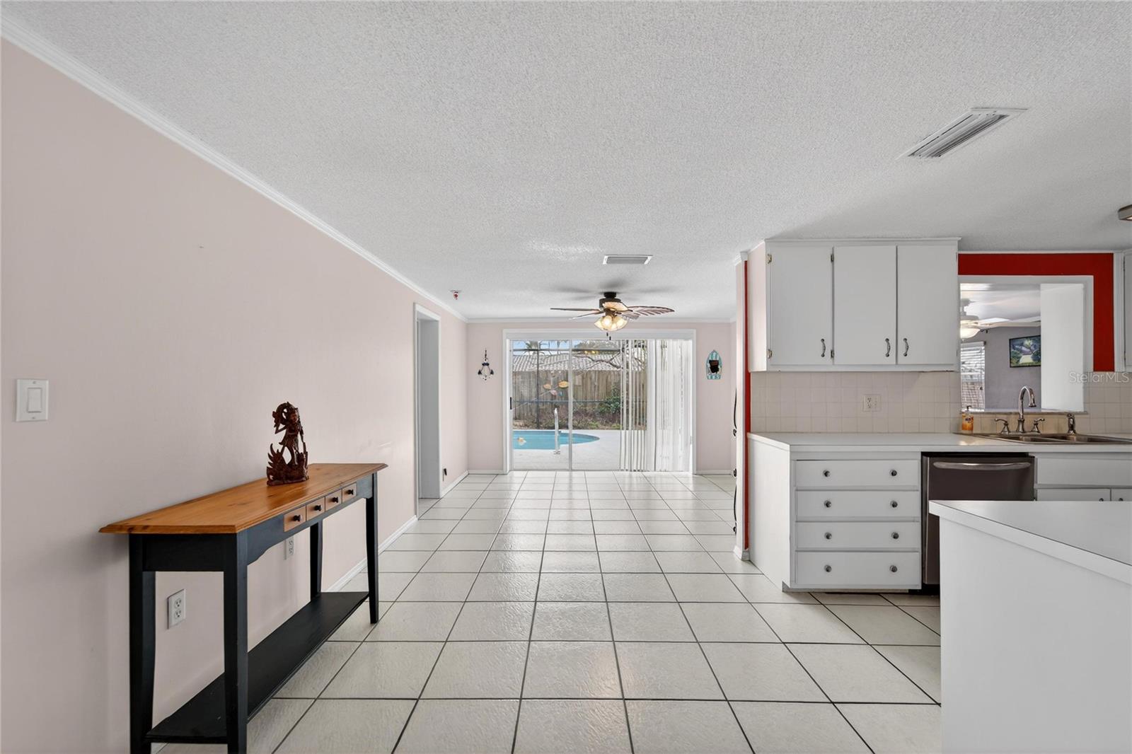 Listing photo id 12 for 7914 Talisman Drive