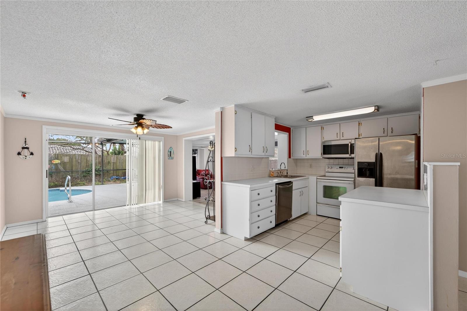 Listing photo id 14 for 7914 Talisman Drive