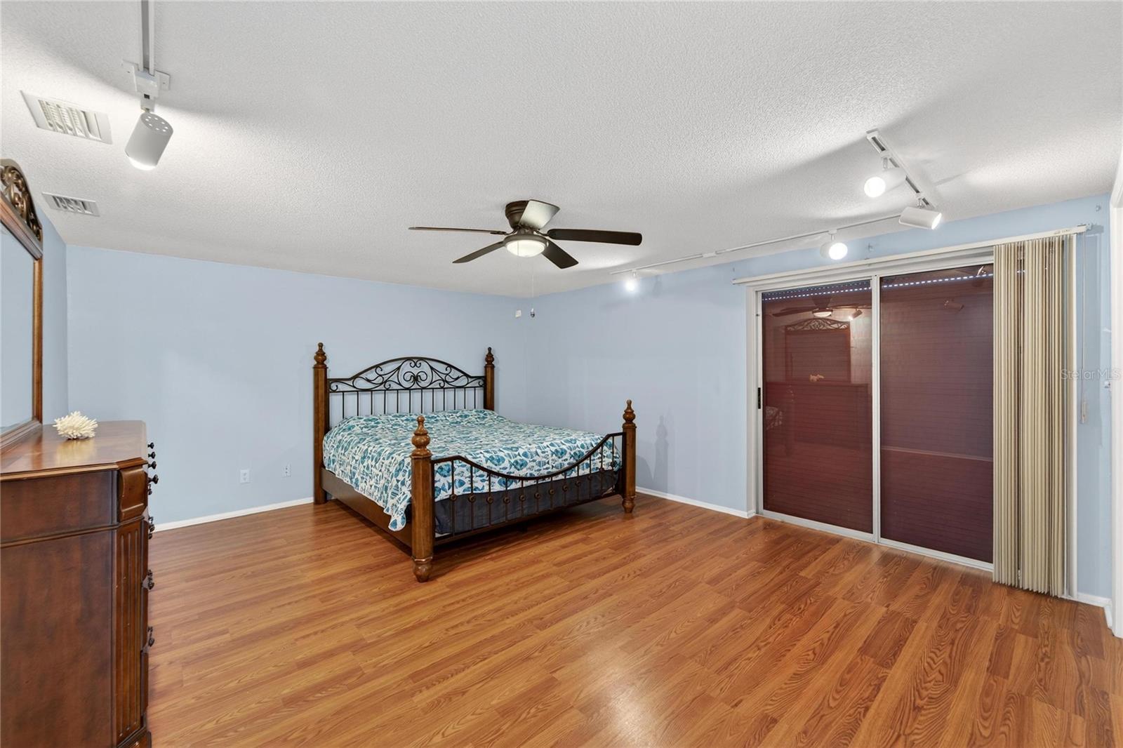 Listing photo id 32 for 7914 Talisman Drive