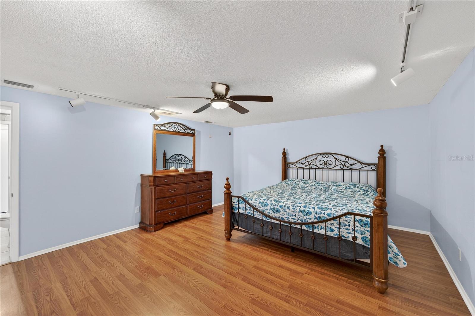 Listing photo id 33 for 7914 Talisman Drive