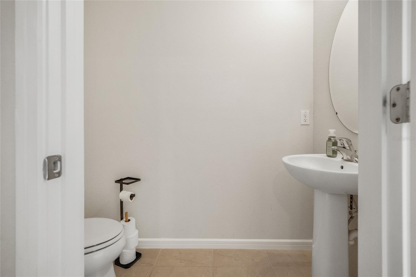 Image 15 of 45 For 5489 Elmview Crossing