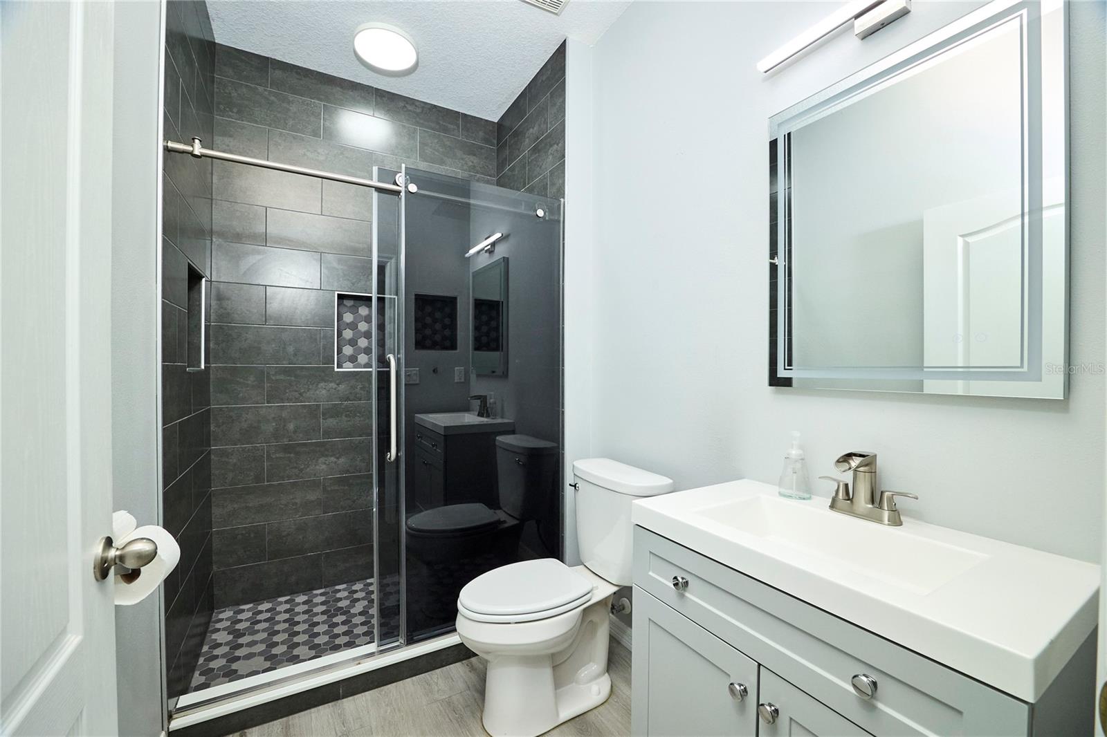 Image 28 of 38 For 3433 Chapel Creek Circle