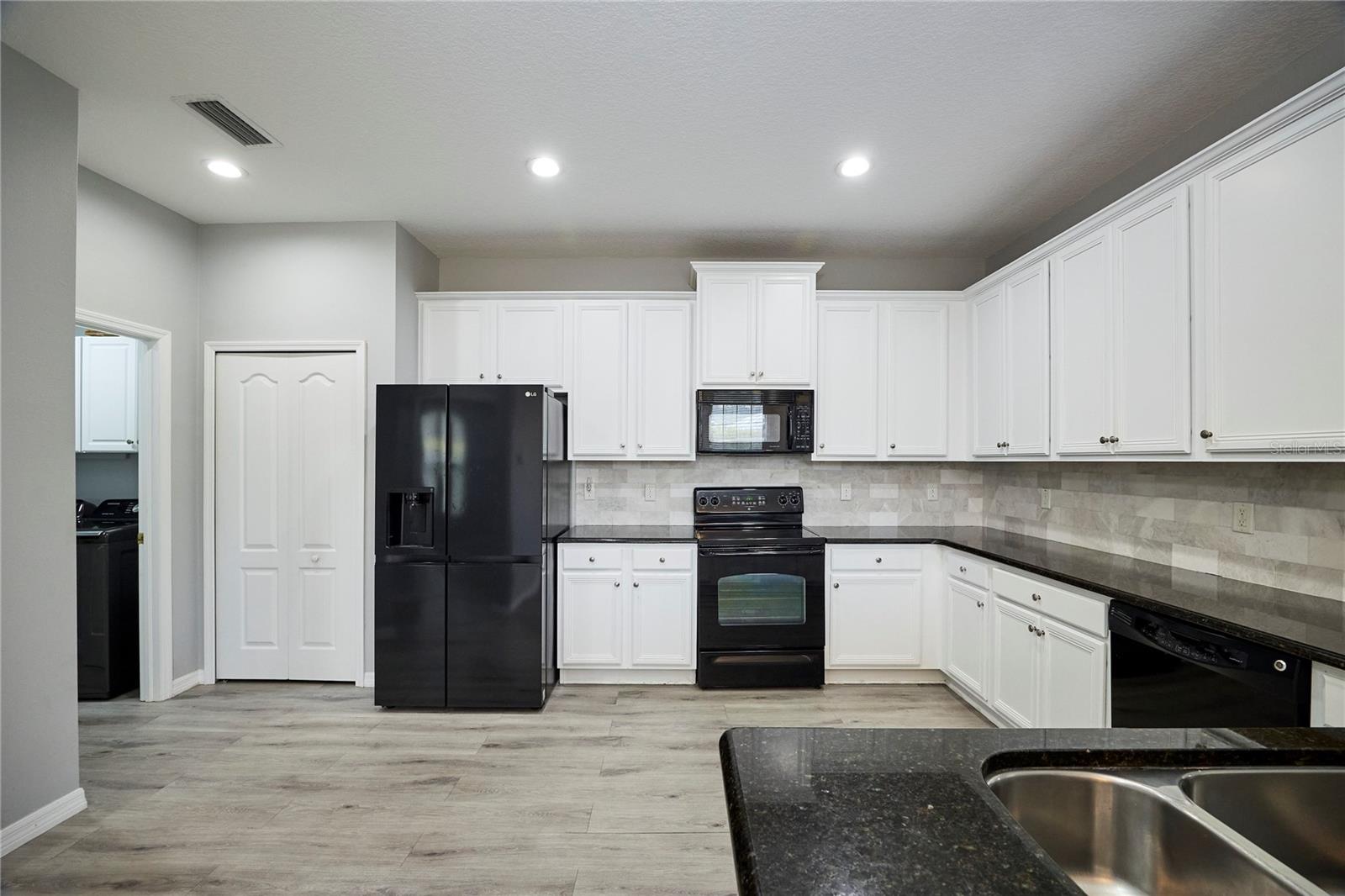 Image 9 of 38 For 3433 Chapel Creek Circle