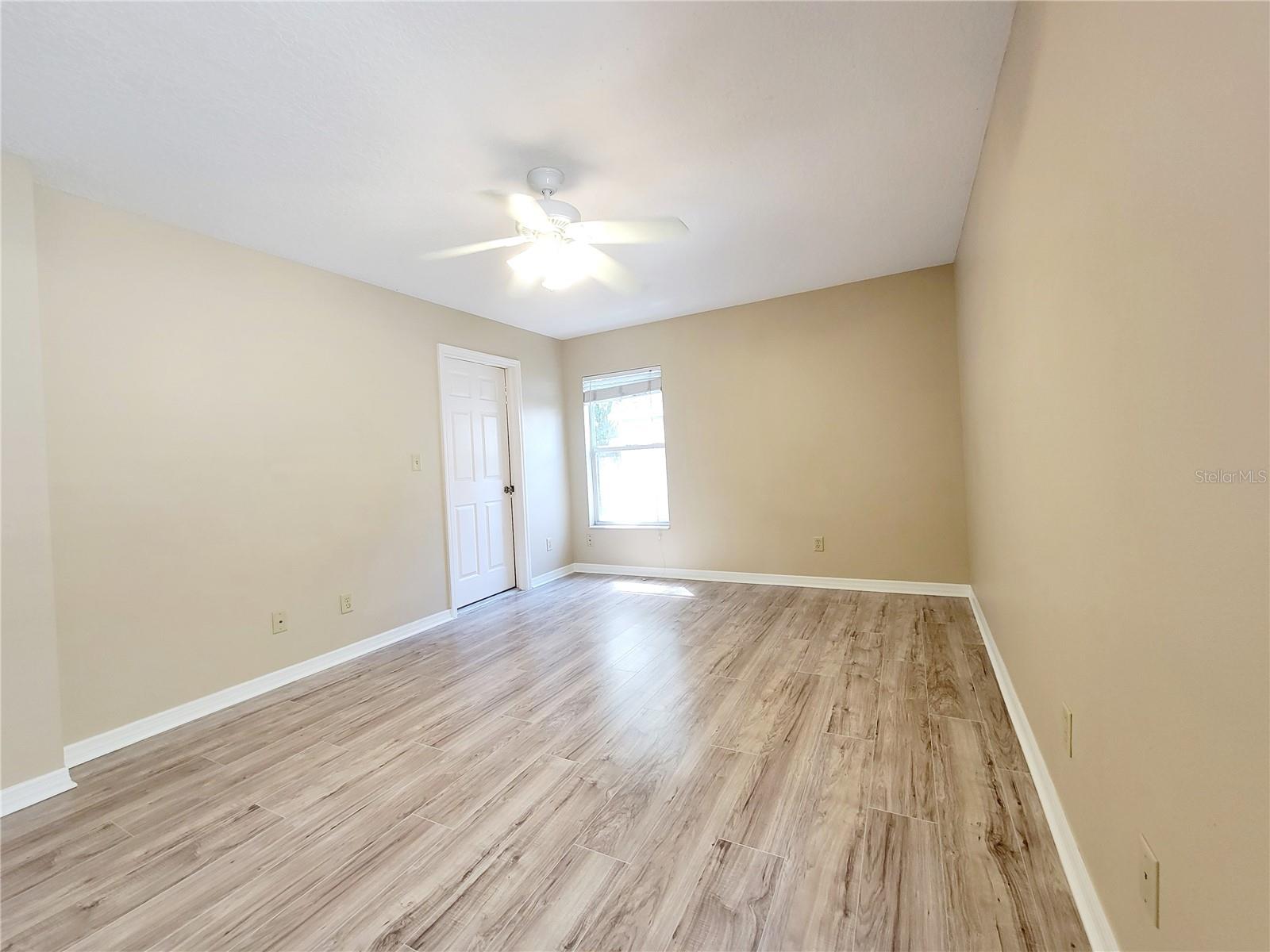 Image 18 of 25 For 2008 Albany Avenue