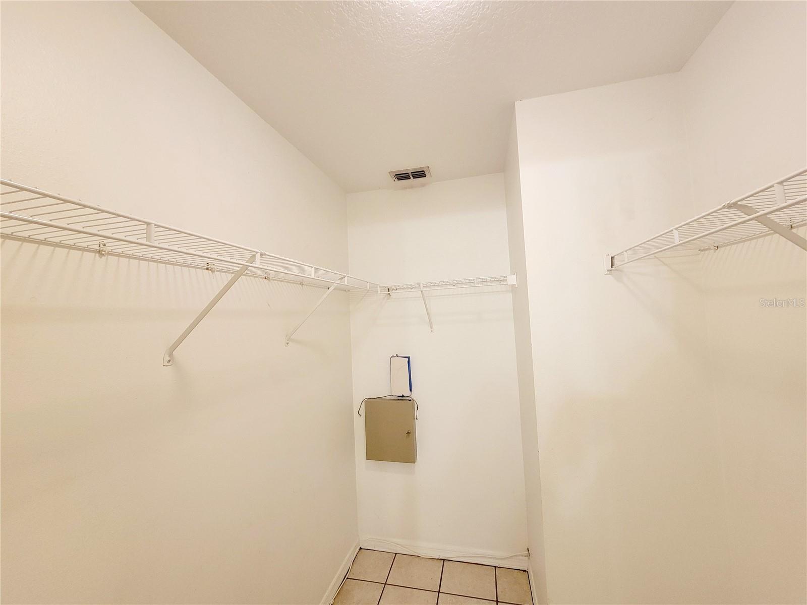 Image 21 of 25 For 2008 Albany Avenue