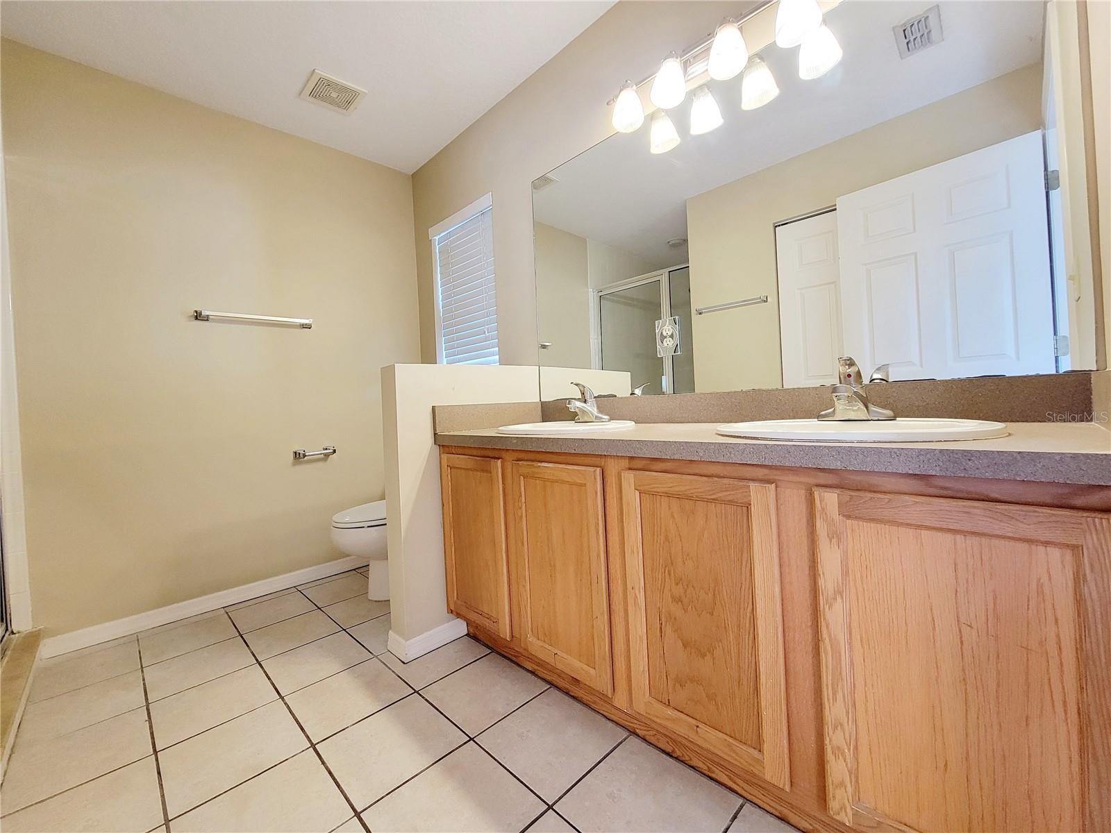 Image 22 of 25 For 2008 Albany Avenue