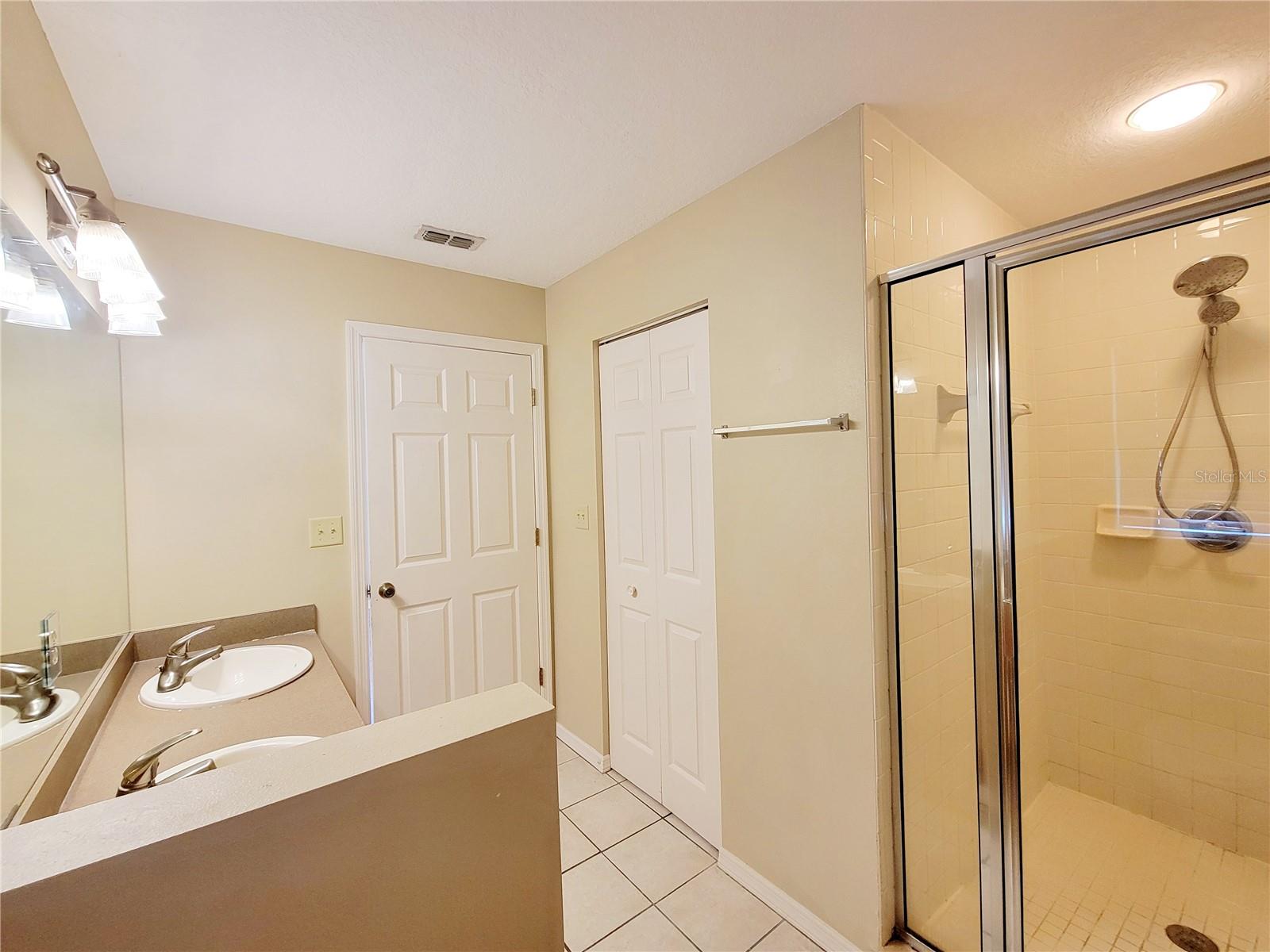 Image 23 of 25 For 2008 Albany Avenue