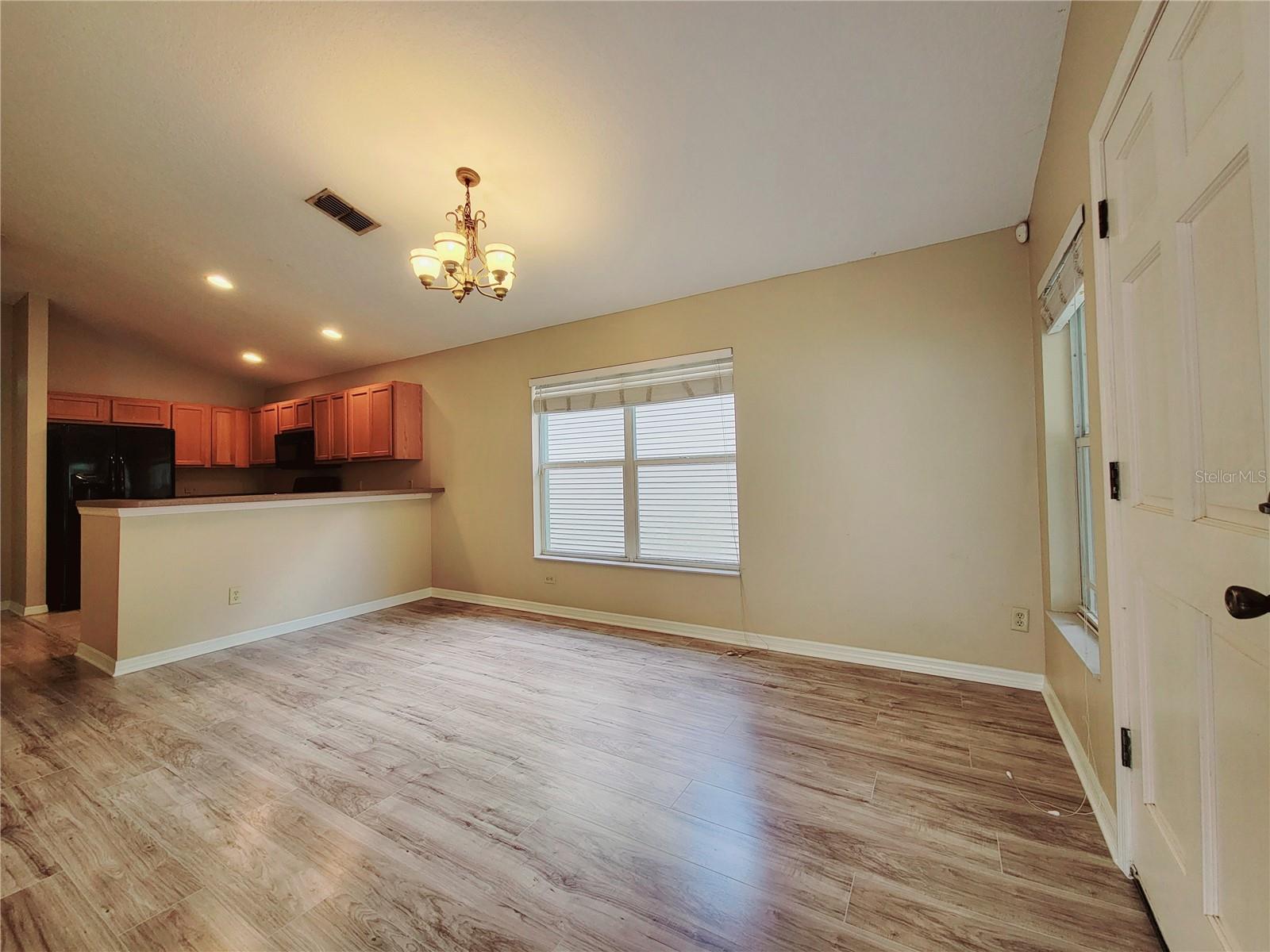 Image 4 of 25 For 2008 Albany Avenue