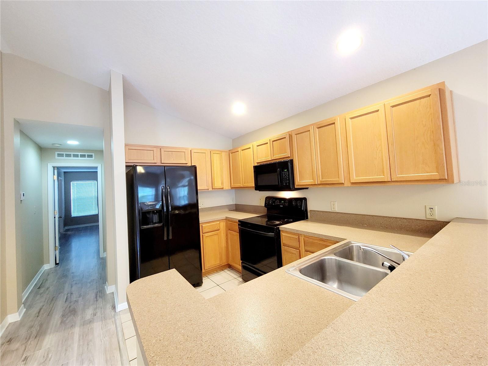 Image 7 of 25 For 2008 Albany Avenue