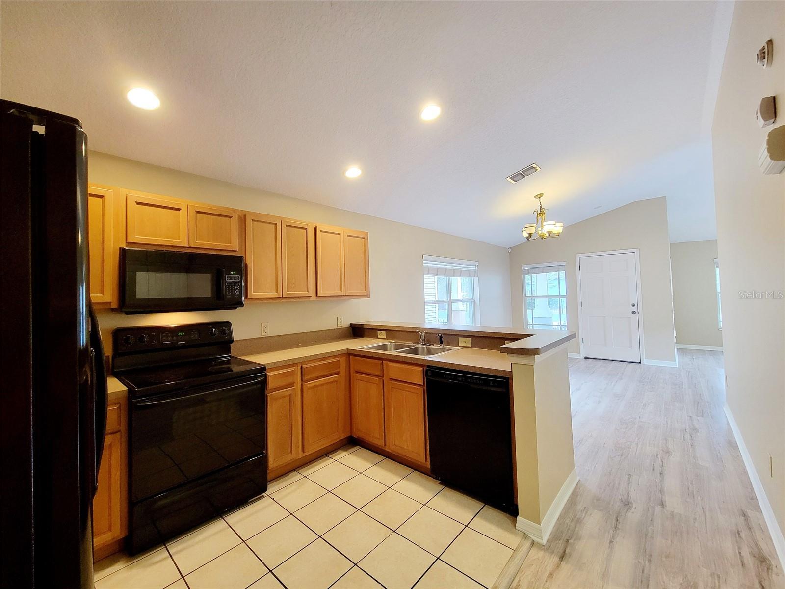 Image 8 of 25 For 2008 Albany Avenue