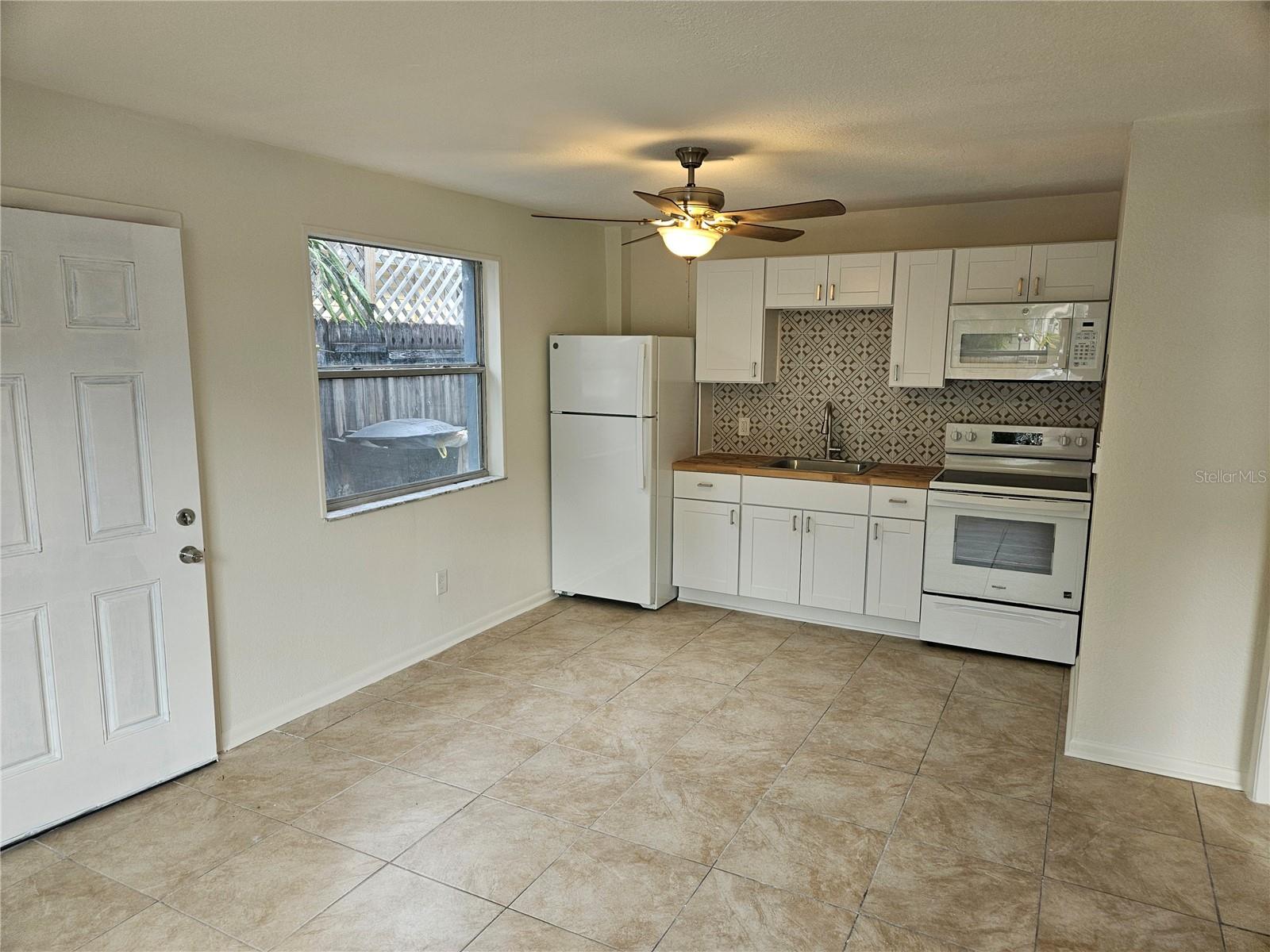 Image 4 of 14 For 655 7th Avenue N 3