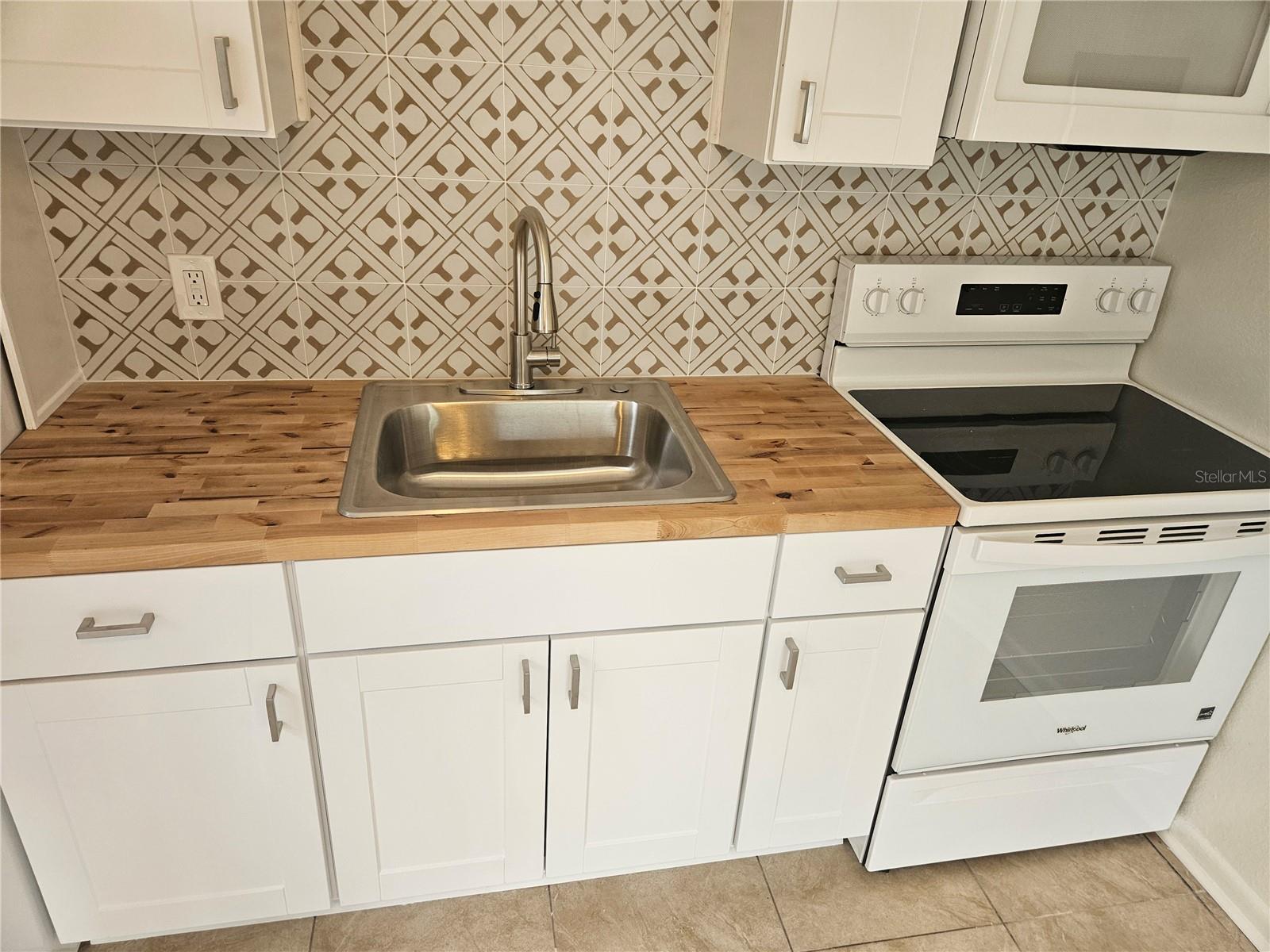 Image 7 of 14 For 655 7th Avenue N 3