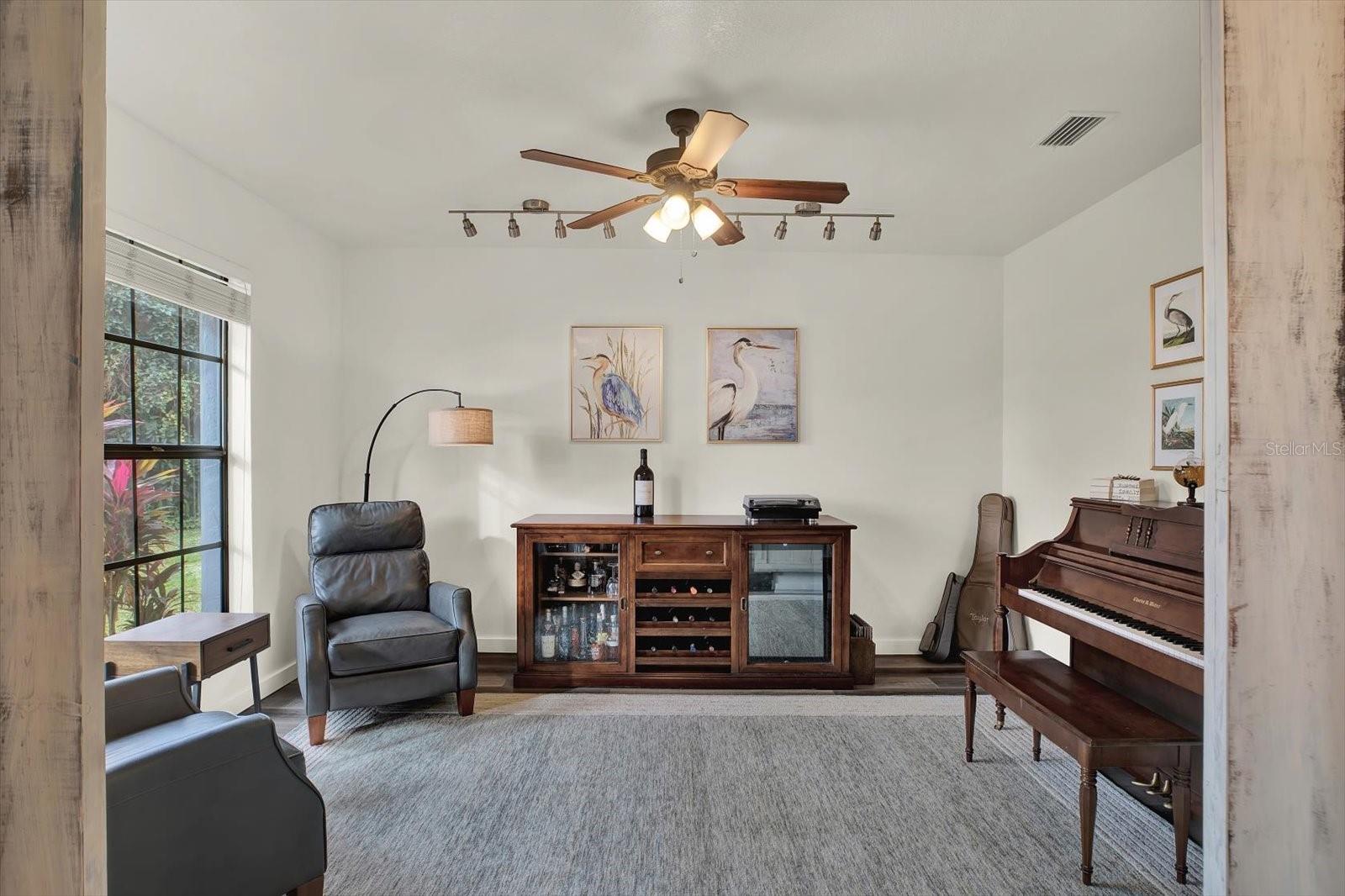 Image 2 of 29 For 1002 Oakridge Manor Drive