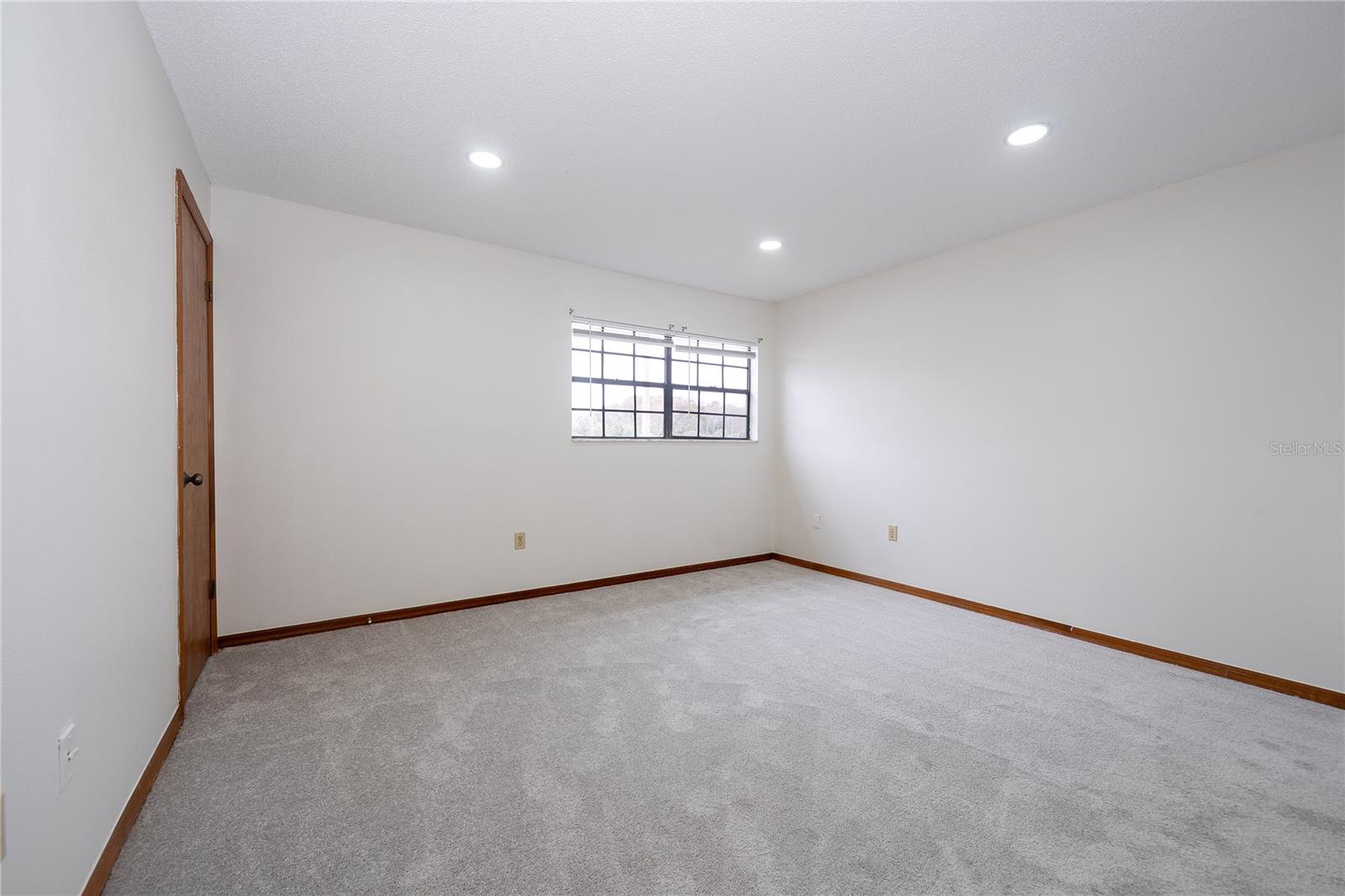 Image 18 of 29 For 8557 Pilgrim Court