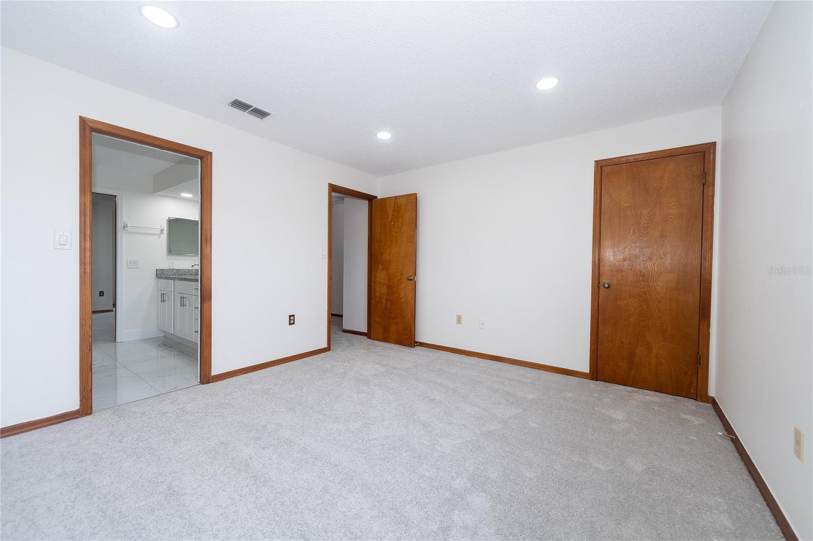 Image 20 of 29 For 8557 Pilgrim Court