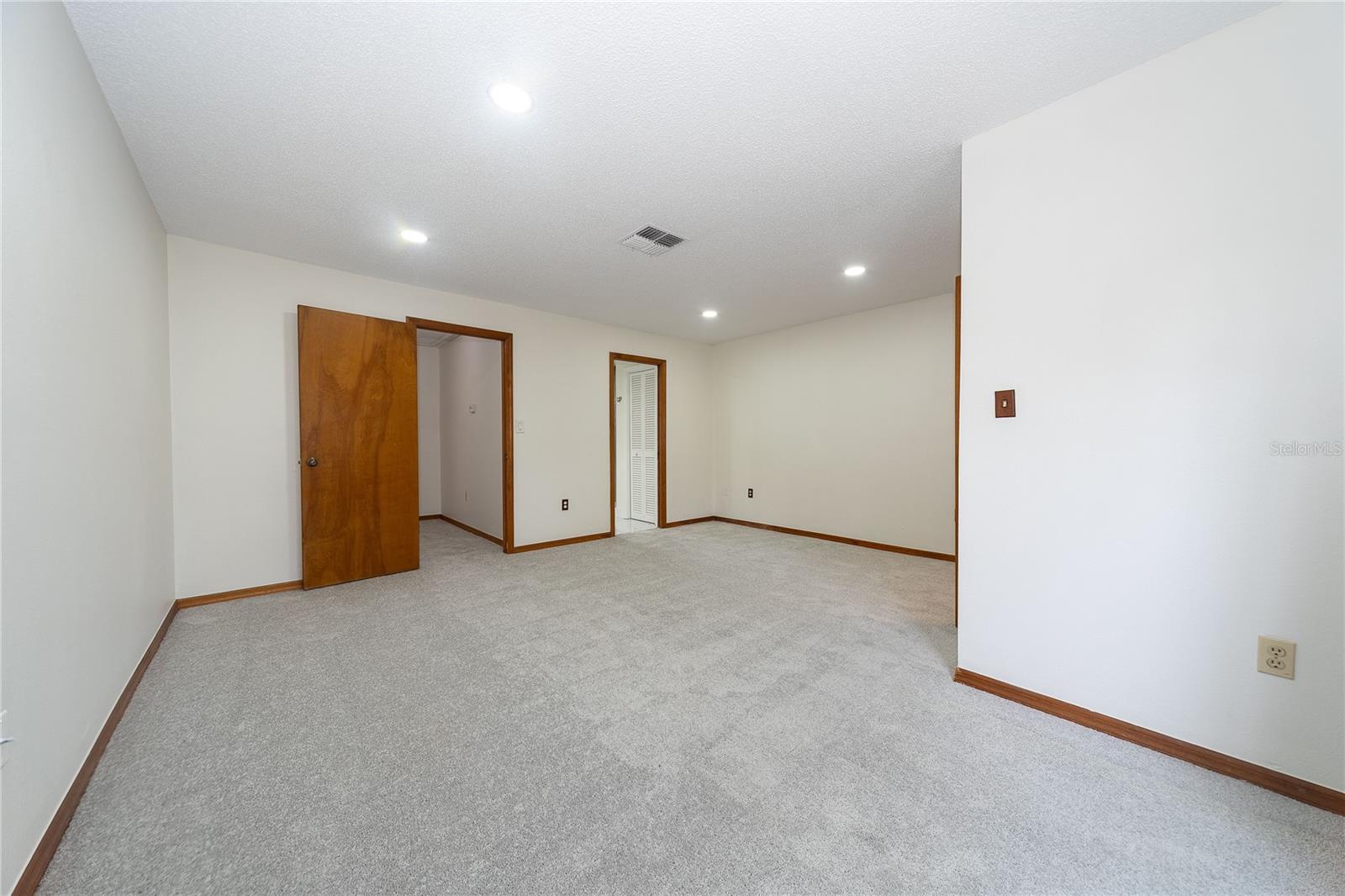 Image 28 of 29 For 8557 Pilgrim Court