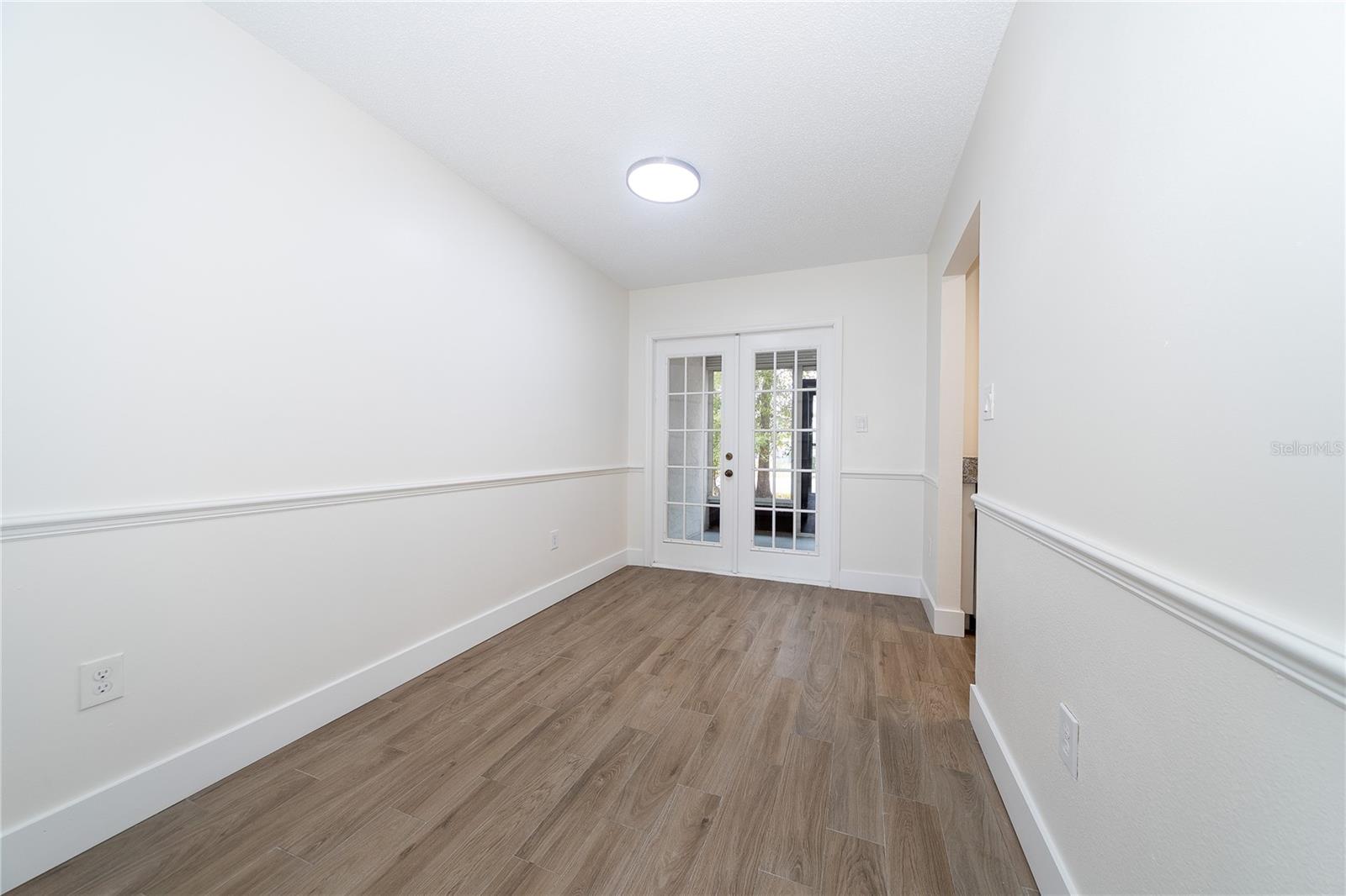 Image 8 of 29 For 8557 Pilgrim Court