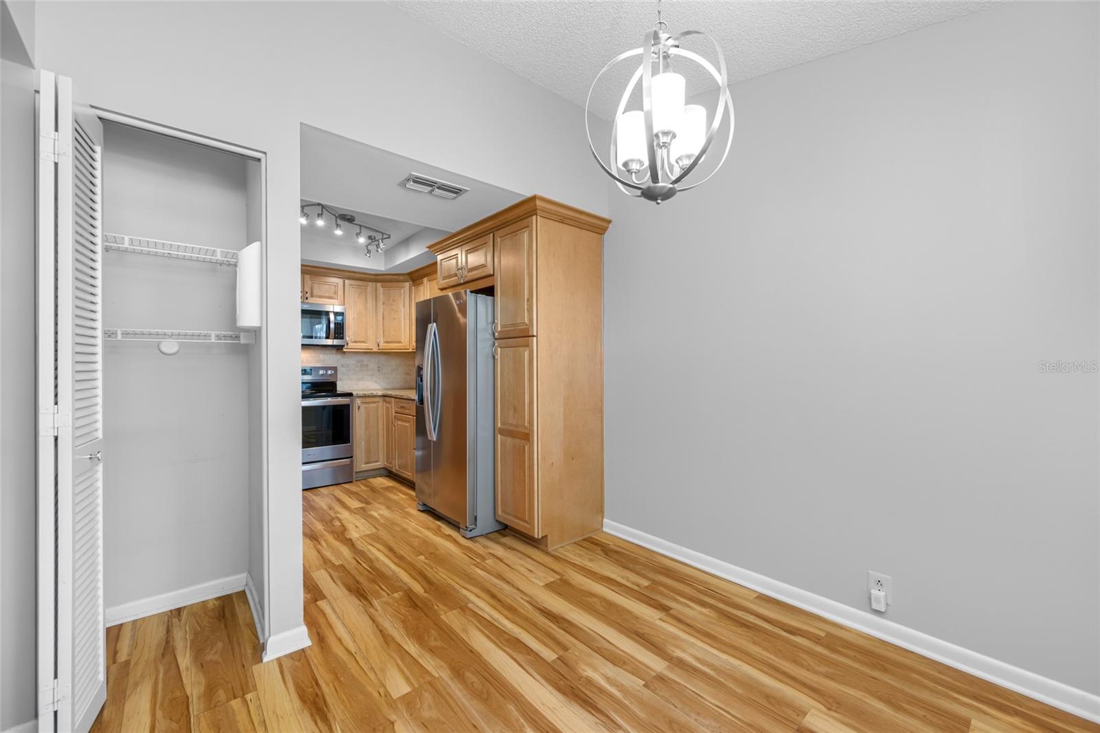 Image 17 of 67 For 2726 Featherstone Drive