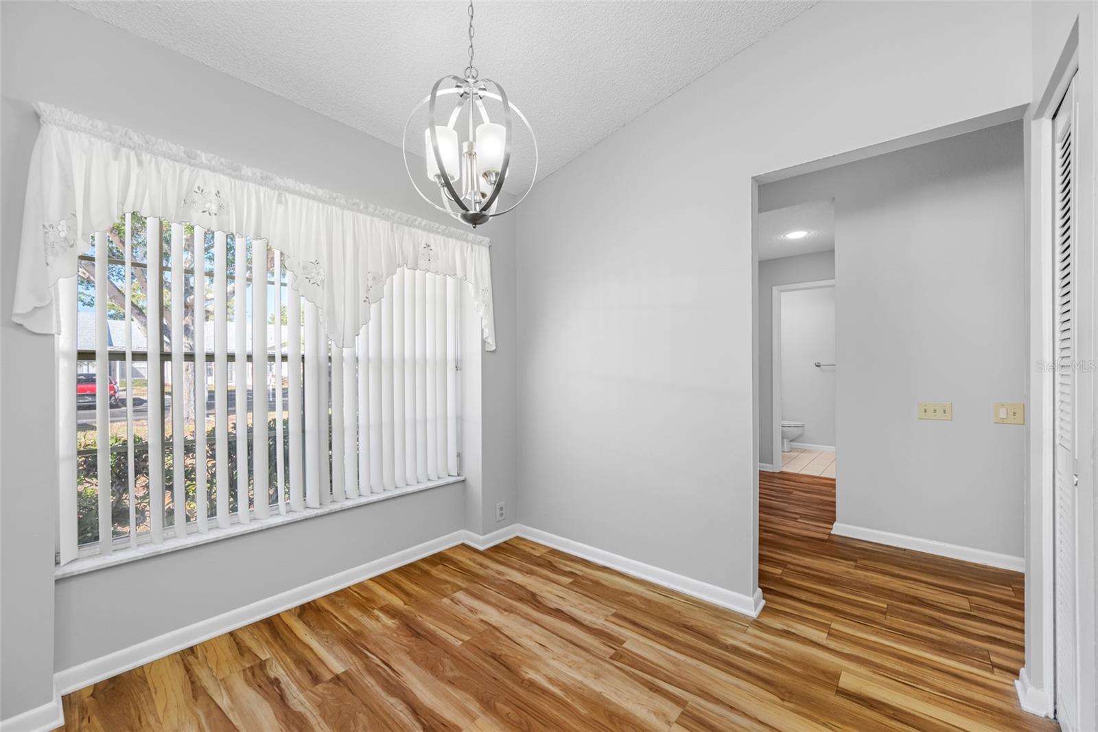 Image 19 of 67 For 2726 Featherstone Drive