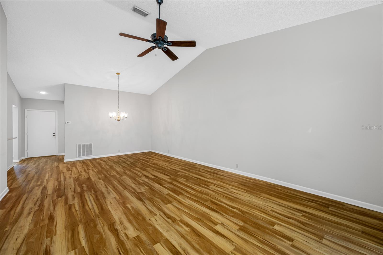 Image 23 of 67 For 2726 Featherstone Drive