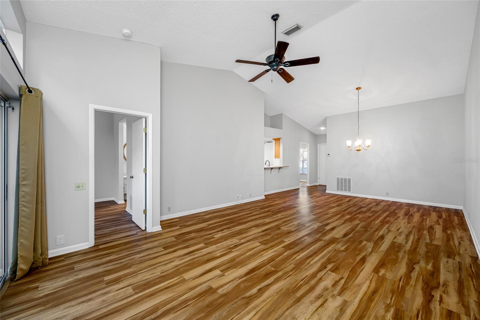 Image 25 of 67 For 2726 Featherstone Drive