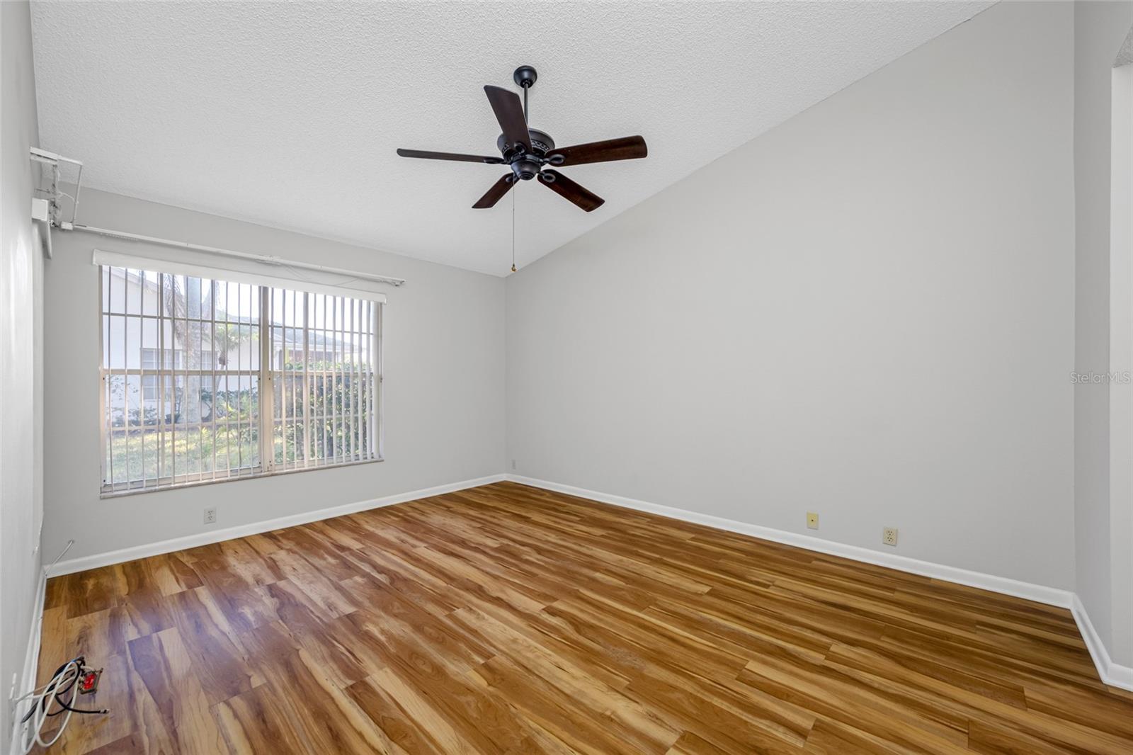 Image 27 of 67 For 2726 Featherstone Drive