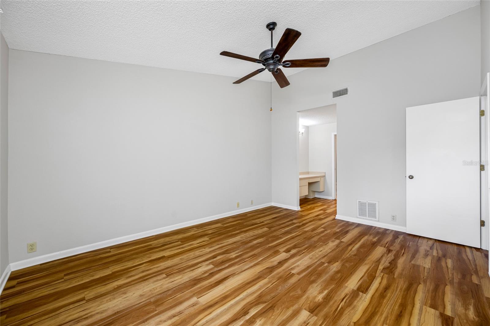 Image 30 of 67 For 2726 Featherstone Drive