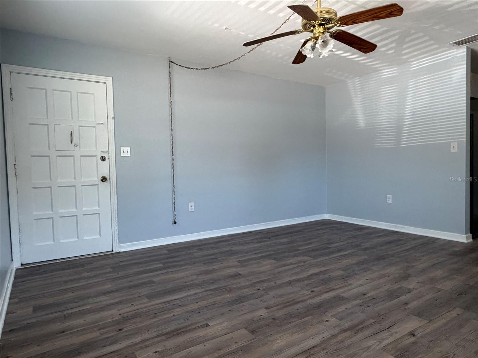 Image 4 of 15 For 1481 Drew Street