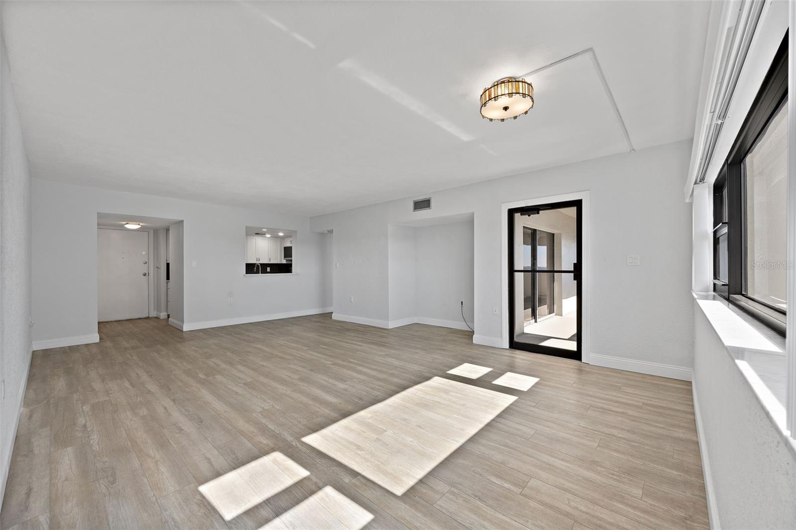 Image 23 of 59 For 4141 Bayshore Boulevard 1702