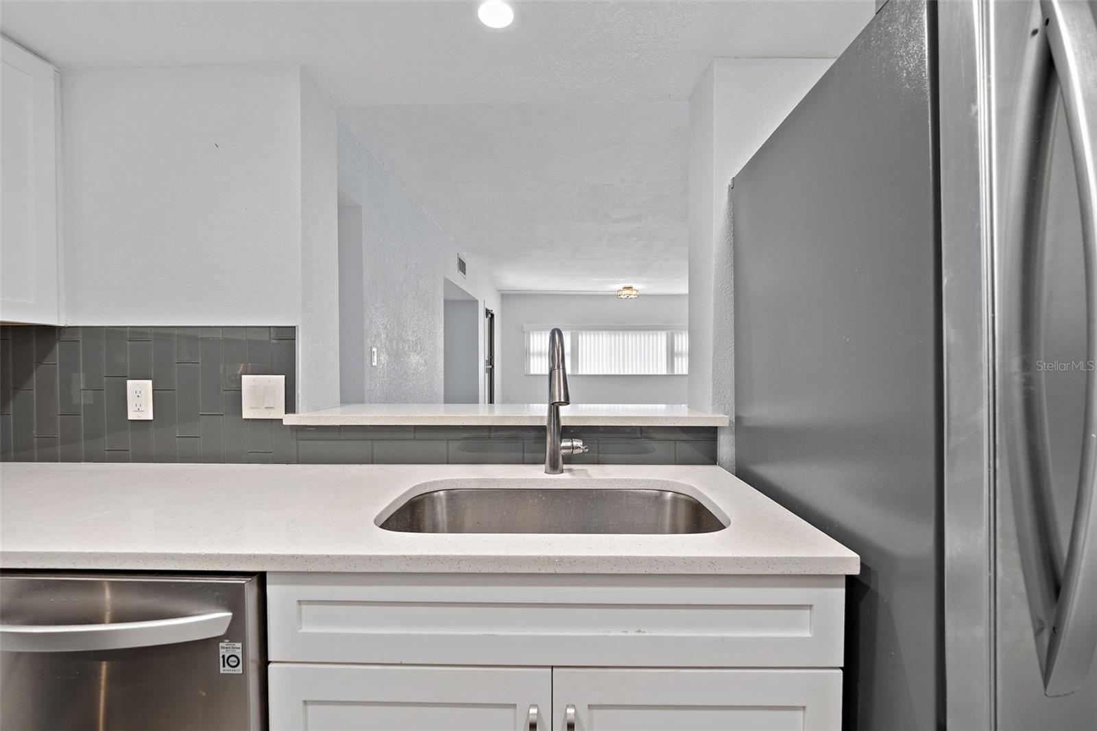 Image 24 of 59 For 4141 Bayshore Boulevard 1702