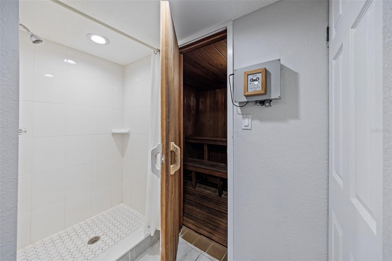 Image 46 of 59 For 4141 Bayshore Boulevard 1702