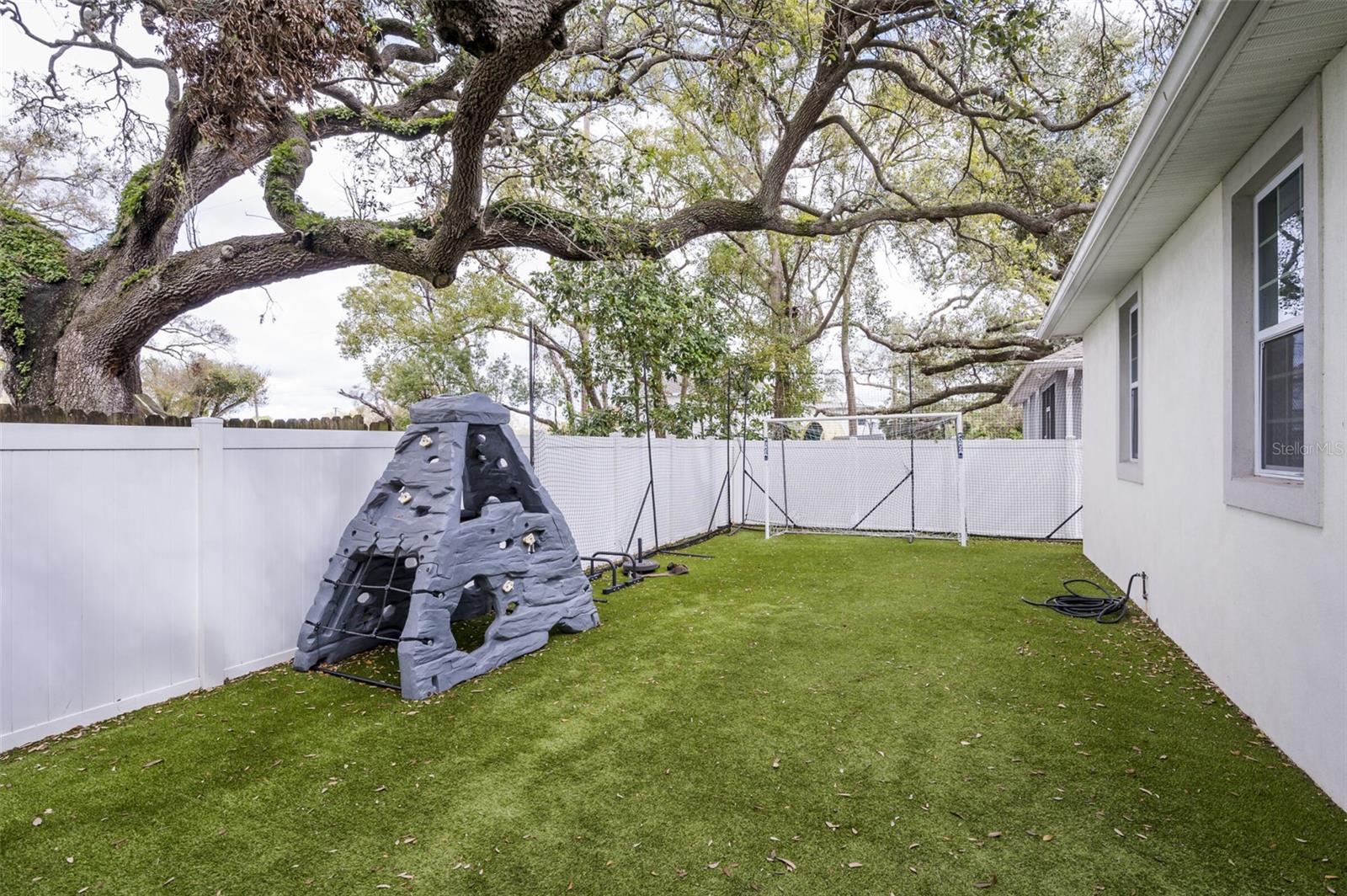 Listing photo id 34 for 3405 Cherry Street