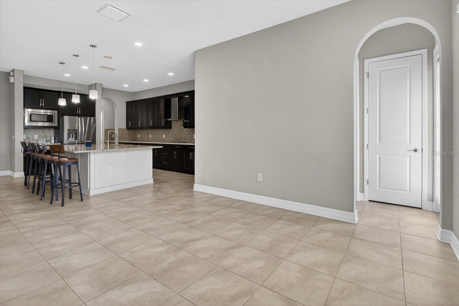 Image 18 of 58 For 2589 Gwynhurst Boulevard