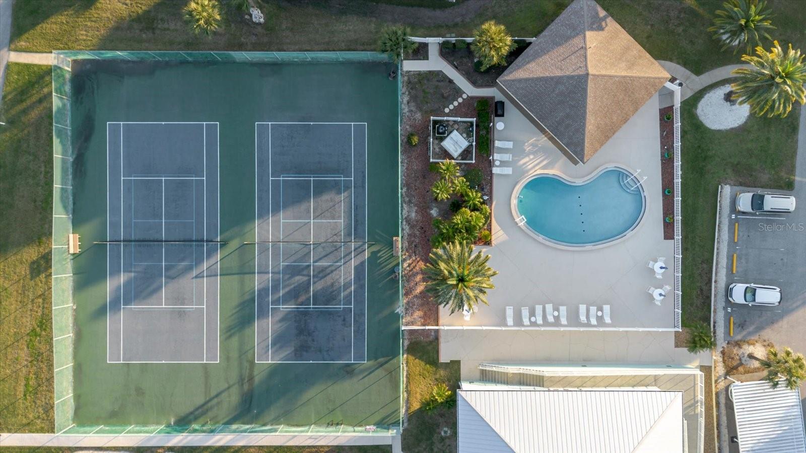 Image 10 of 75 For 8211 Brent Street 828